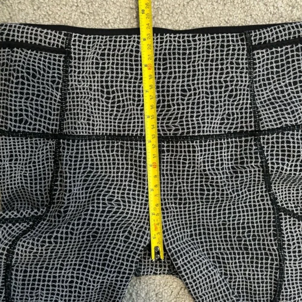 Lululemon Outrun Tight Fall Net White Black Side Pocket Workout Ankle Crop - Picture 15 of 16